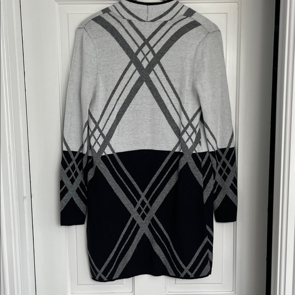 Jones Studio Black and Gray Plaid Cardigan - Picture 3 of 4
